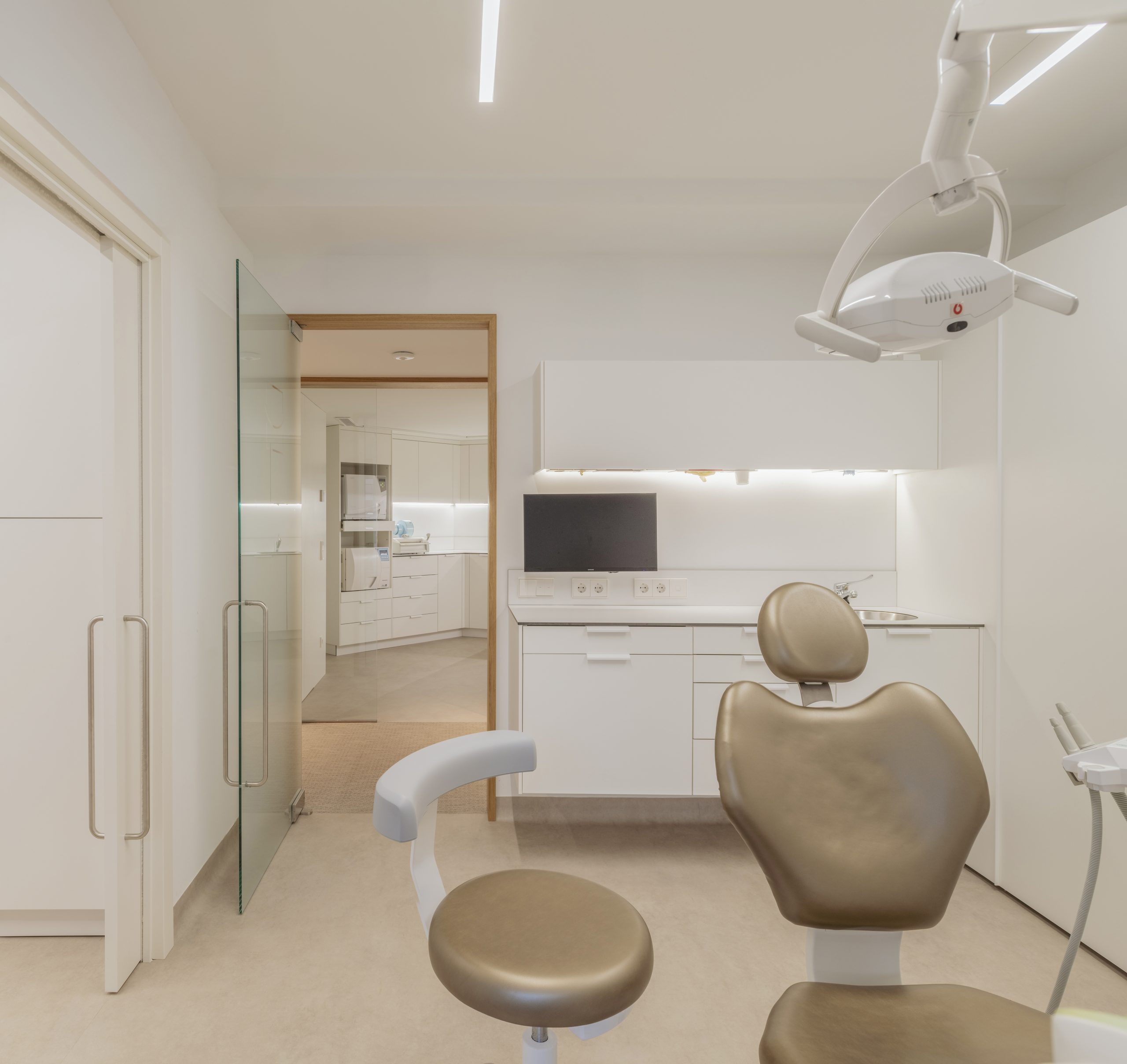 Romina Barbieri - Clinica Dental Adelaida Parra_Torrelodones_Romina Barbieri_reforma y ampliacion_ (15)