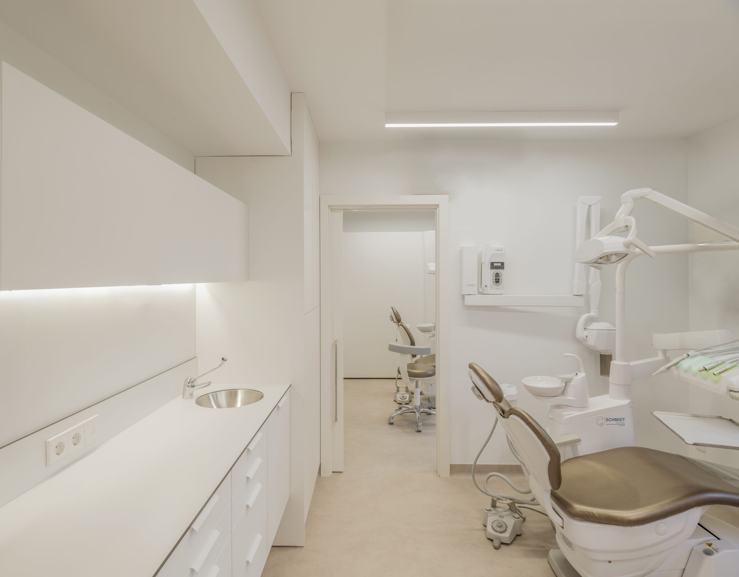 Romina Barbieri - Clinica Dental Adelaida Parra_Torrelodones_Romina Barbieri_reforma y ampliacion_ (16)