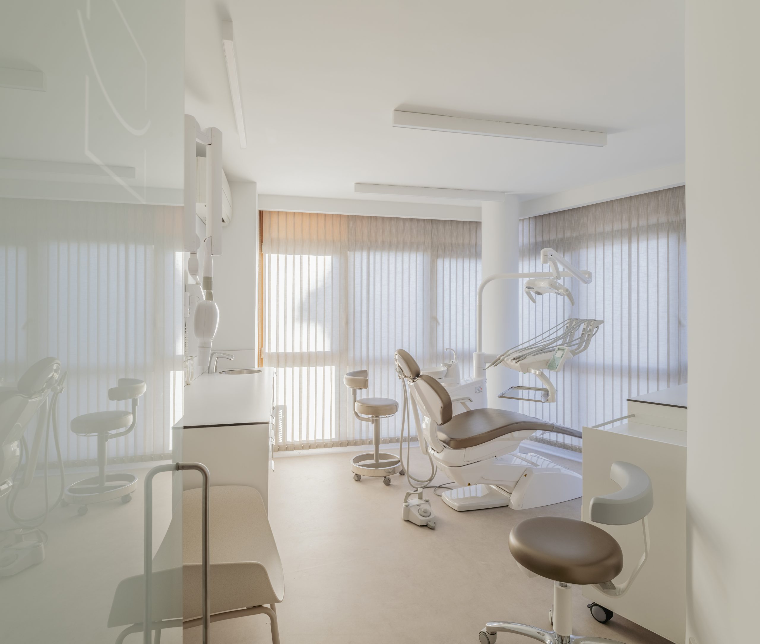 Romina Barbieri - Clinica Dental Adelaida Parra_Torrelodones_Romina Barbieri_reforma y ampliacion_ (17)