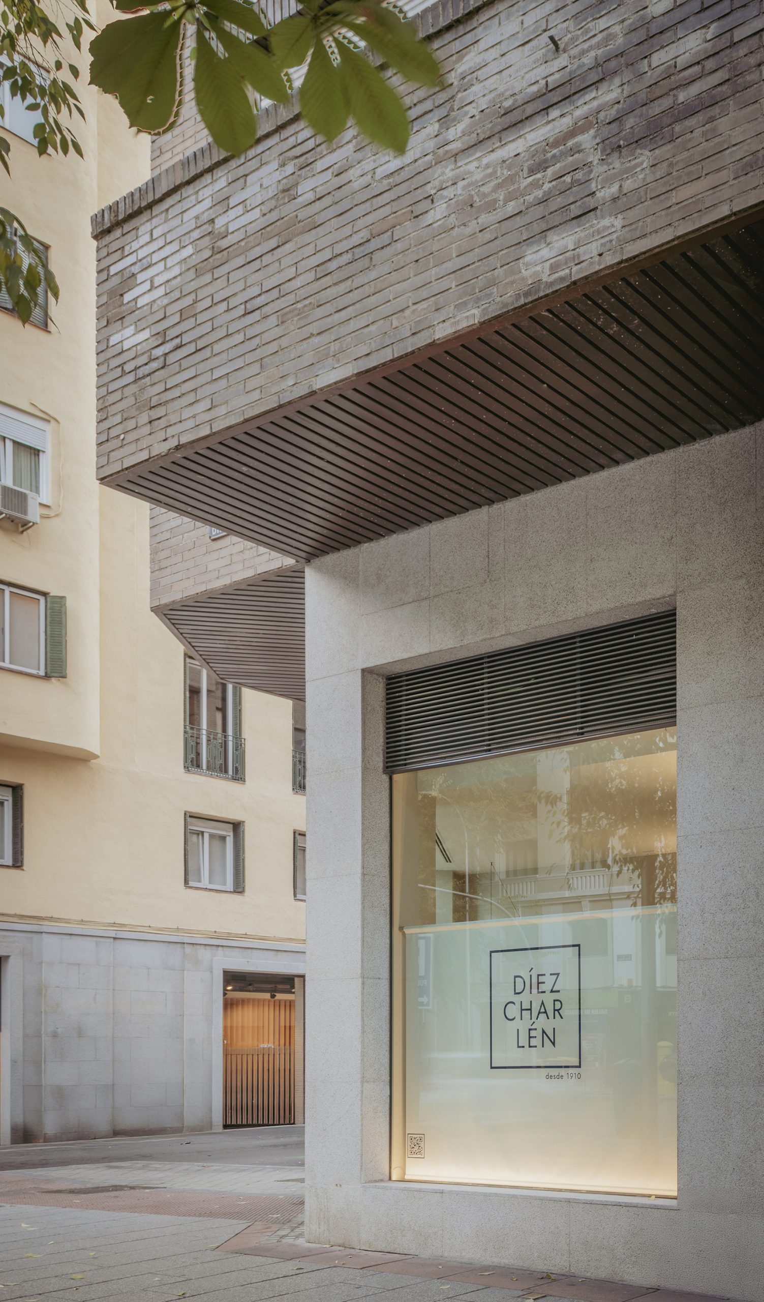 Romina Barbieri - Diezcharlen odontologos_madrid_romina barbieri_reforma clinica dental (2)